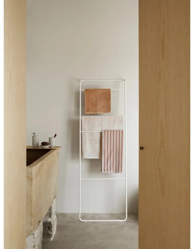 Krémszínű poligyanta szappanadagoló 300 ml Kua – Blomus