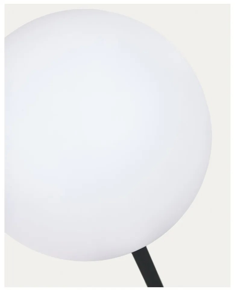 Napelemes LED álló kültéri lámpa távirányítóval ø 20 cm Dinesh – Kave Home