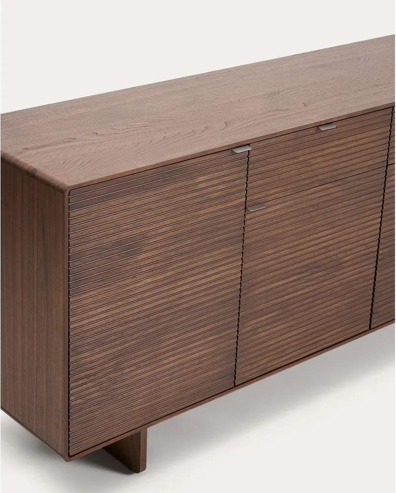 Sötétbarna komód diófa dekorral 194,5x78x45 cm Norlen – Kave Home