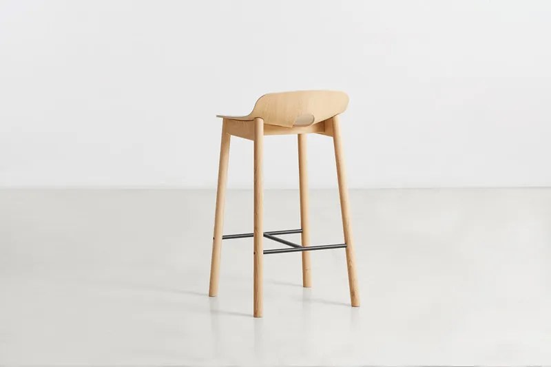 Bárszék "Mono", 65 cm, 2 változat - Woud Variáns: tölgyfa, világos lakk