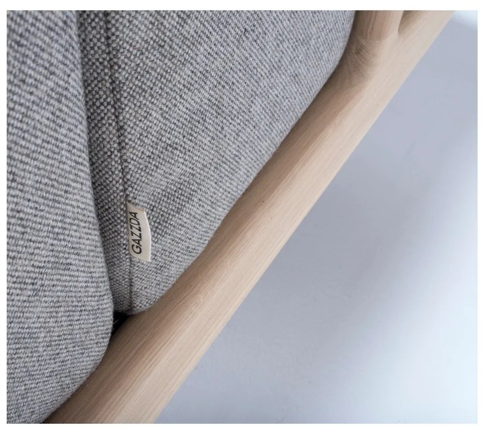 Fawn tölgyfa fotel szürke szövet ülőrésszel - Gazzda