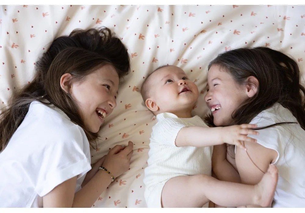 Világossárga-rózsaszín egyszemélyes bio pamut gyerek ágyneműhuzat 140x200 cm Bows – Cam Cam Copenhagen