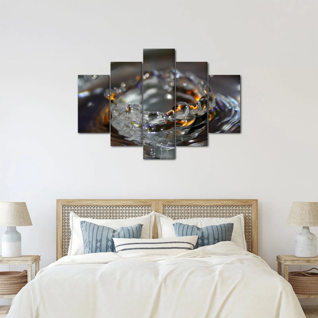 Vízcseppekből készült karkötő képe (150x105 cm)