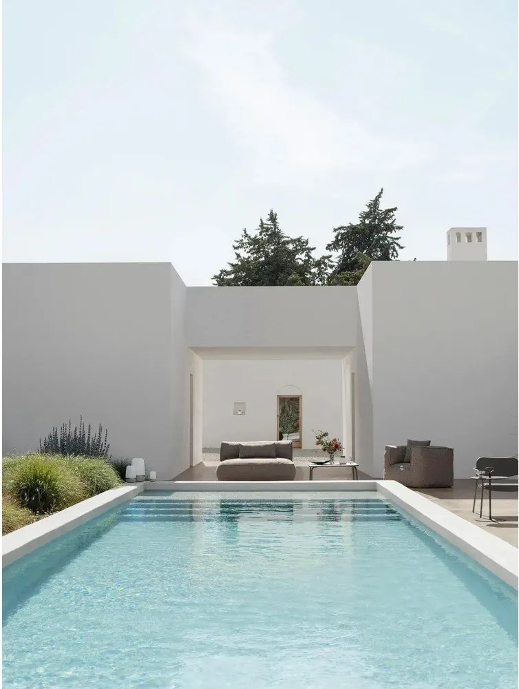 Szürkésbarna párnázott kerti fotel Grow – Blomus