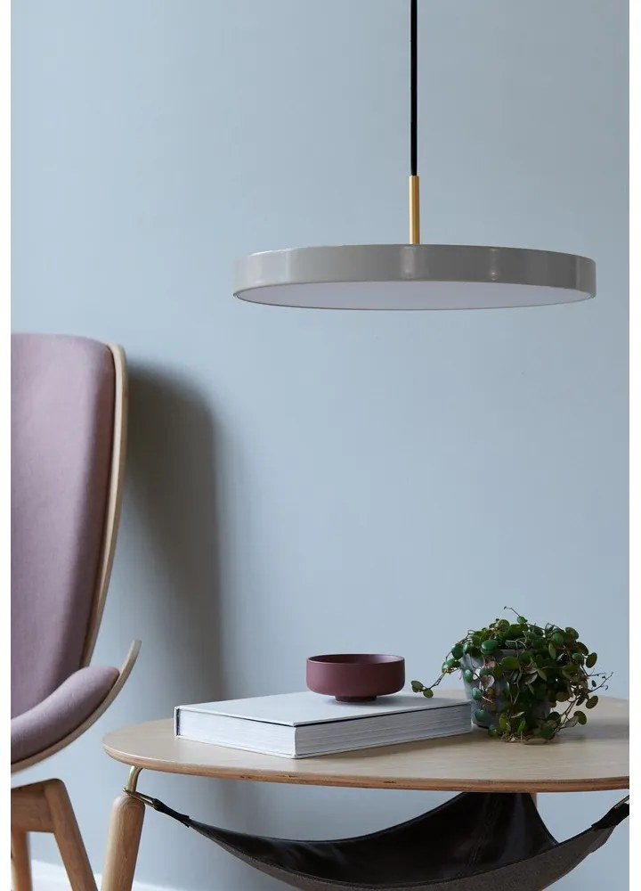Világosszürke LED függőlámpa fém búrával ø 43 cm Asteria Medium – UMAGE