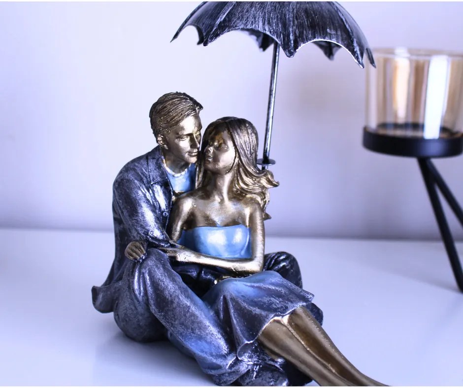 Szerelmespár Szobor Esernyővel, Ezüst