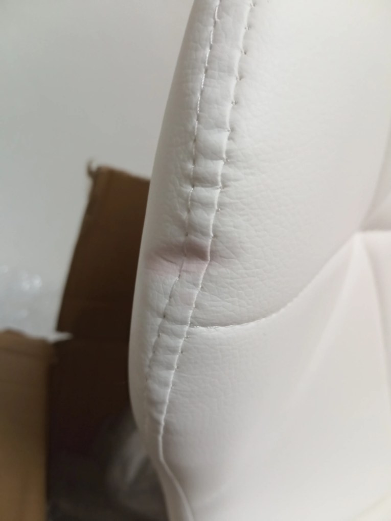 AKCIÓ Fehér irodai szék AVOLA öko bőrből II. osztály