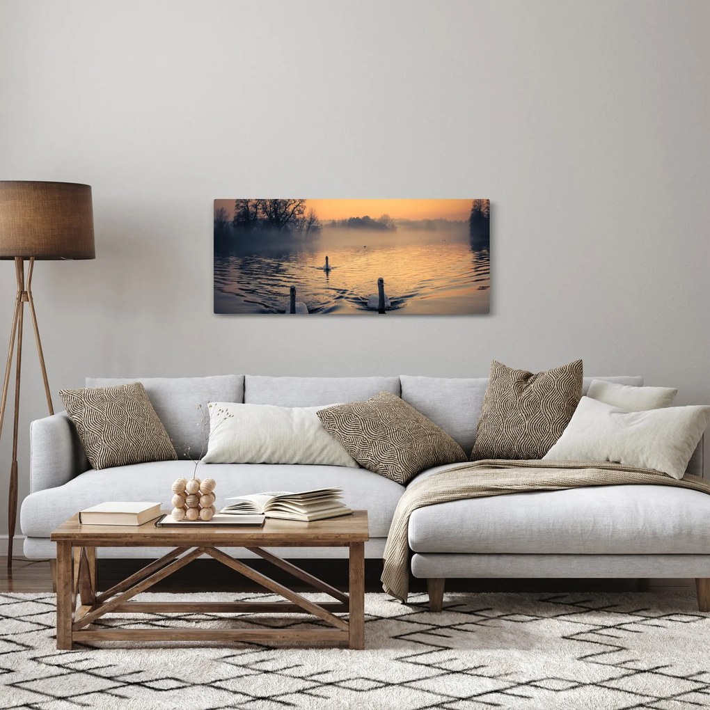 Hattyúk a vizen és a ködben képe (120x50 cm)