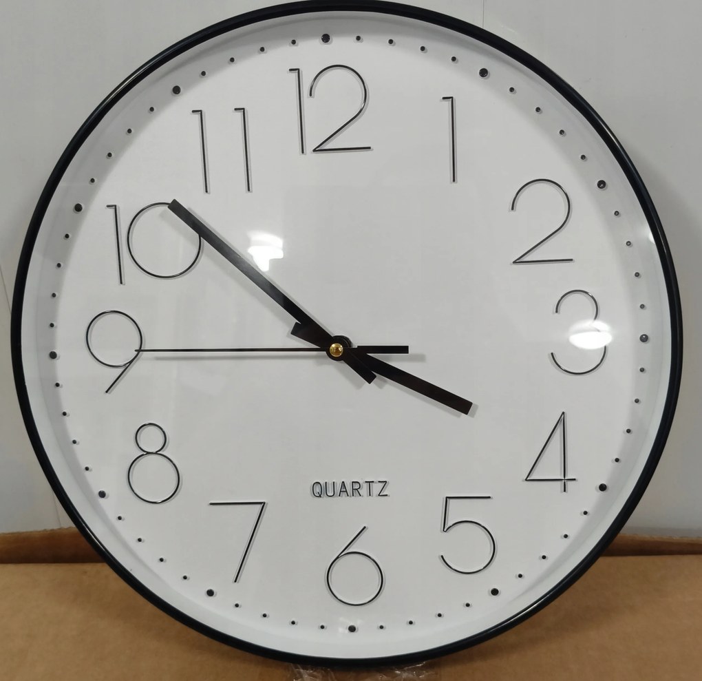 Falióra Klasszikus Analóg 30CM Falra Csendes Jól Olvasható Kvarc