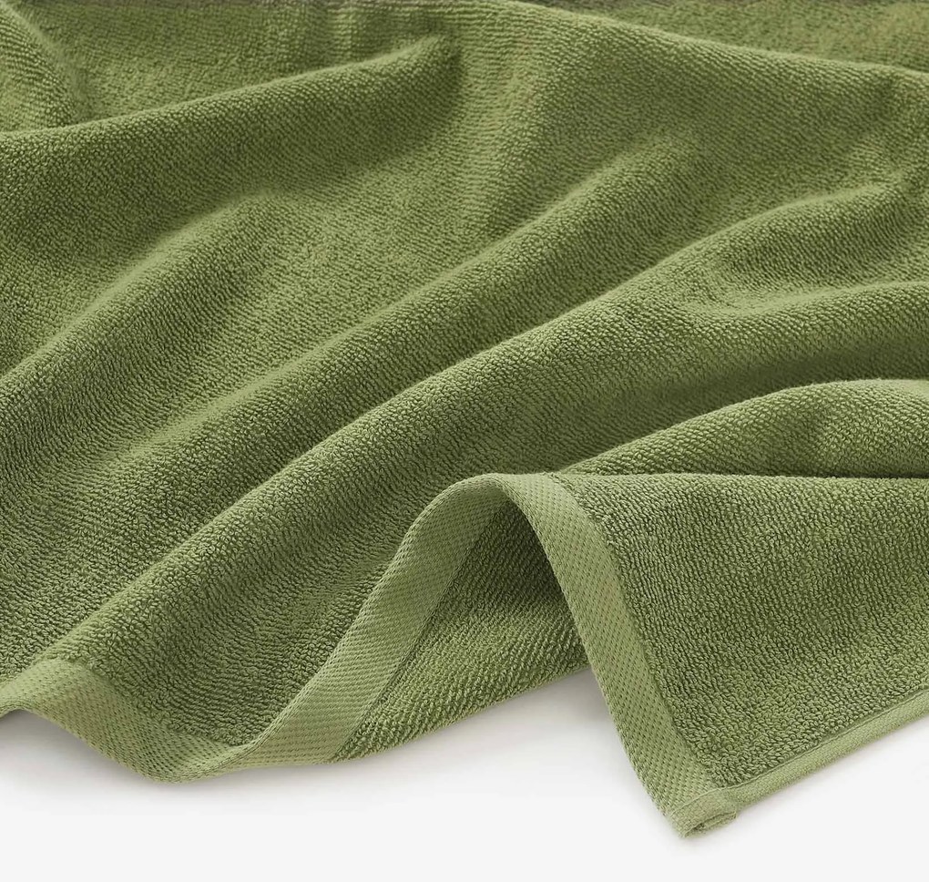 Goldea bordűr nélküli frottír törölköző és fürdőlepedő soft – olivaszínű 30 x 50 cm