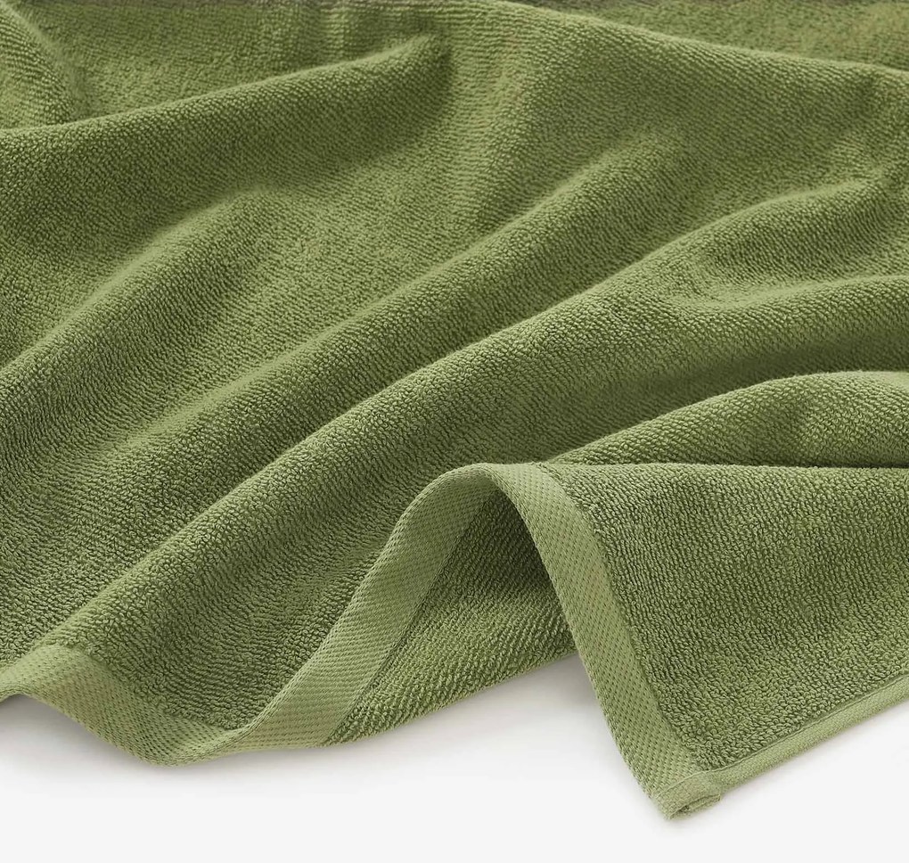 Goldea bordűr nélküli frottír törölköző és fürdőlepedő soft – olivaszínű 70 x 140 cm