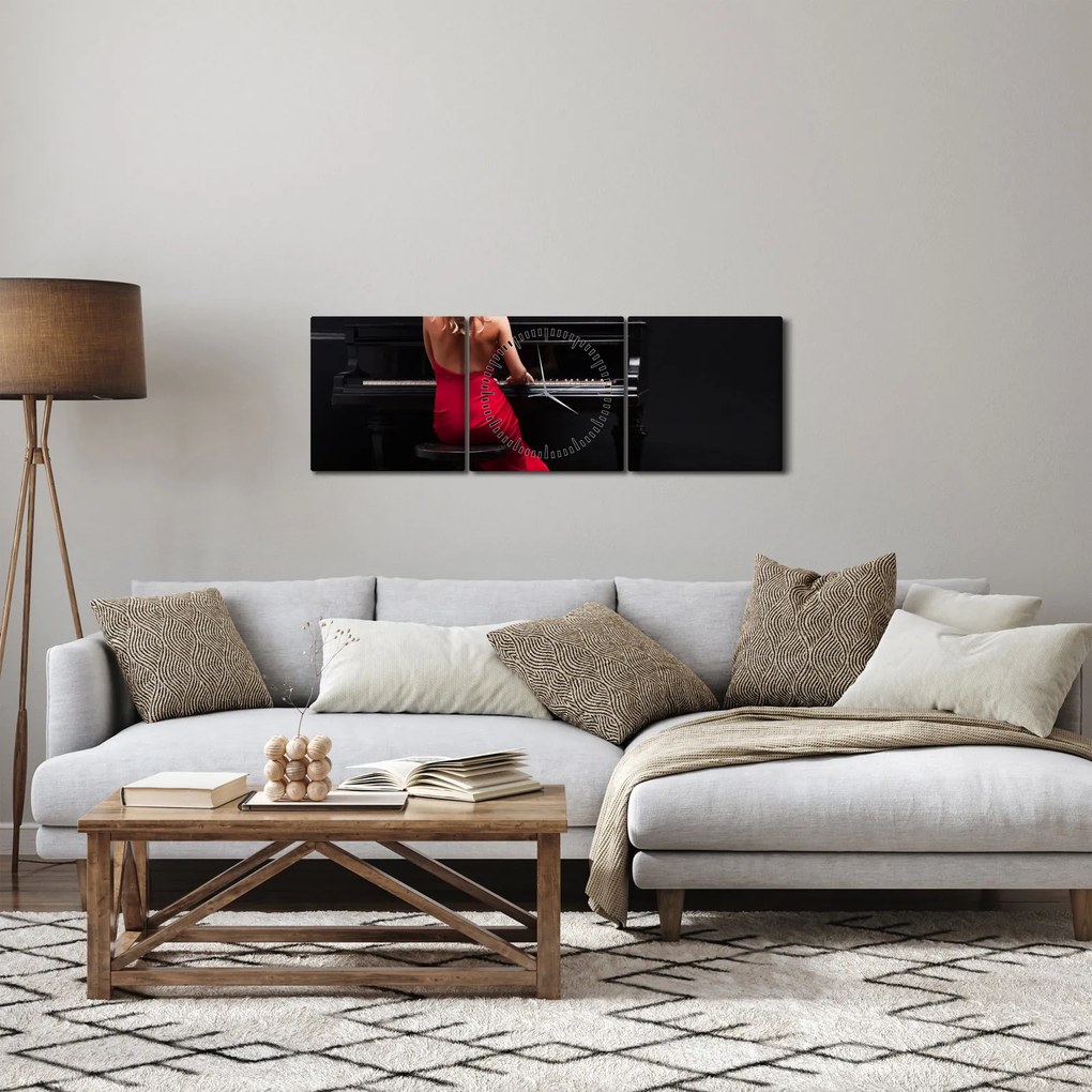 Egy zongorán játszó nő képe (órával) (90x30 cm)