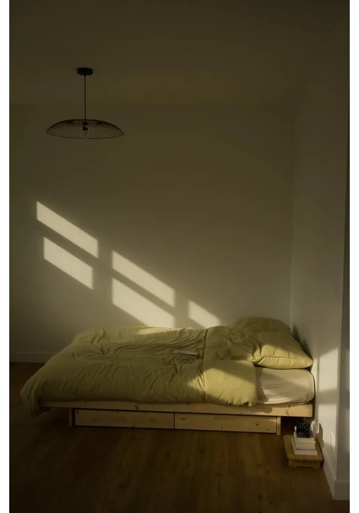 Natúr színű borovi fenyő egyszemélyes ágy tárolóhellyel és ágyráccsal 120x200 cm Kanso – Karup Design