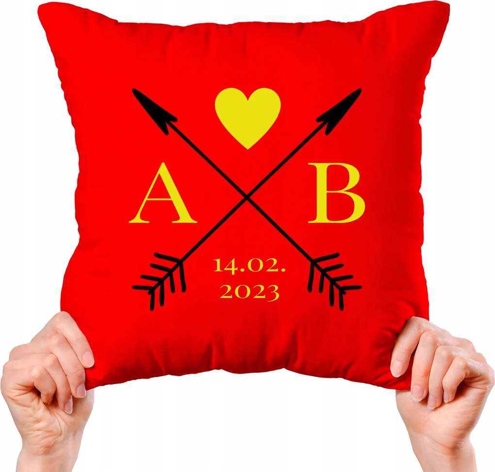 Kényelmes Díszpárna Monogram Ajándék Valentin Napra Az Ön Neve