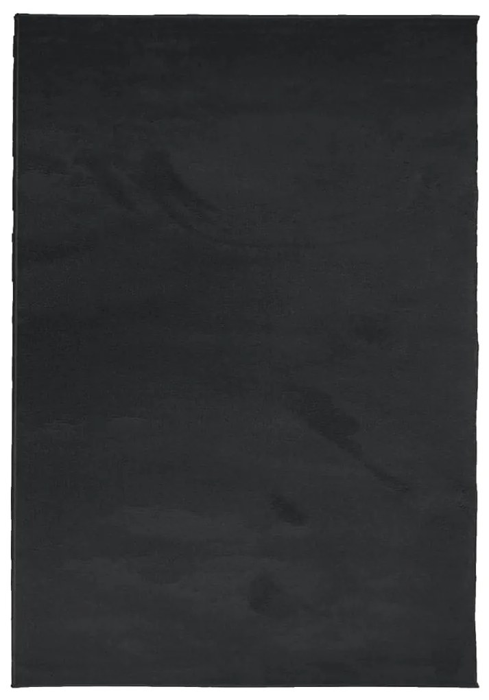 OVIEDO fekete rövid szálú szőnyeg 140 x 200 cm