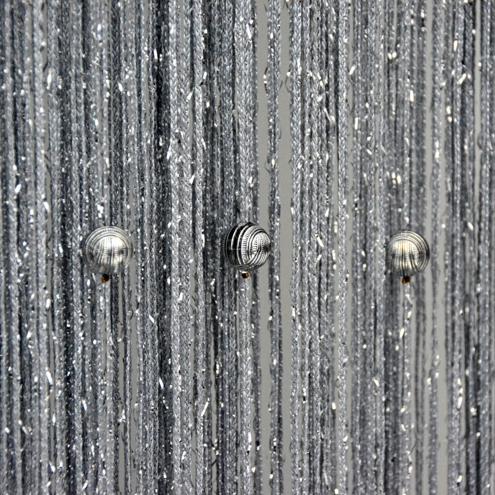 Függöny Spagetti Gyöngyökkel Ezüst Gömbök 300x250 Ezüst