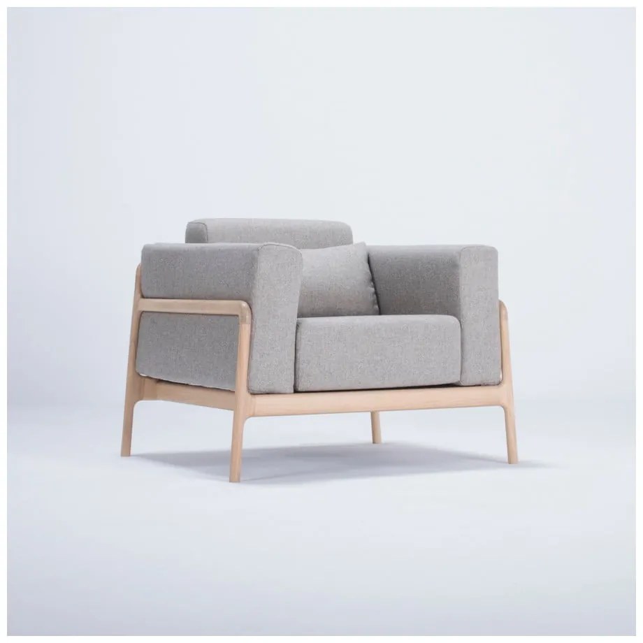 Fawn tölgyfa fotel szürke szövet ülőrésszel - Gazzda