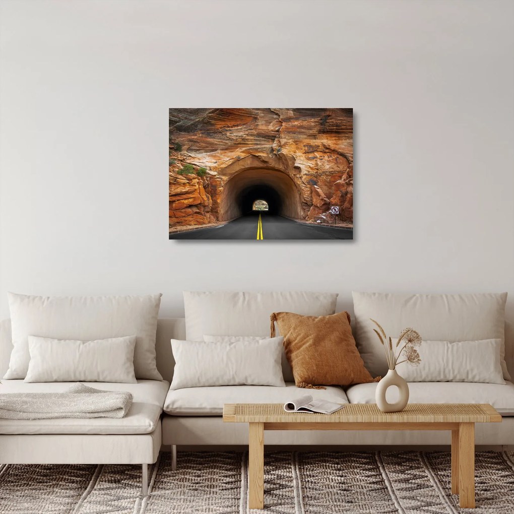 Kép - alagút a sziklaban (üvegen) (70x50 cm)
