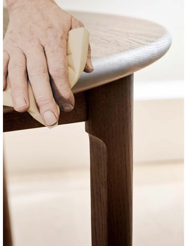 Barna tölgyfa kerek bővíthető étkezőasztal ø 120 cm Noor – Hammel Furniture