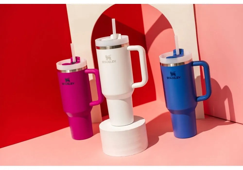 Fehér rozsdamentes acél termosz szívószállal 1,18 l Quencher H2.0 FlowState Tumbler Frost – Stanley