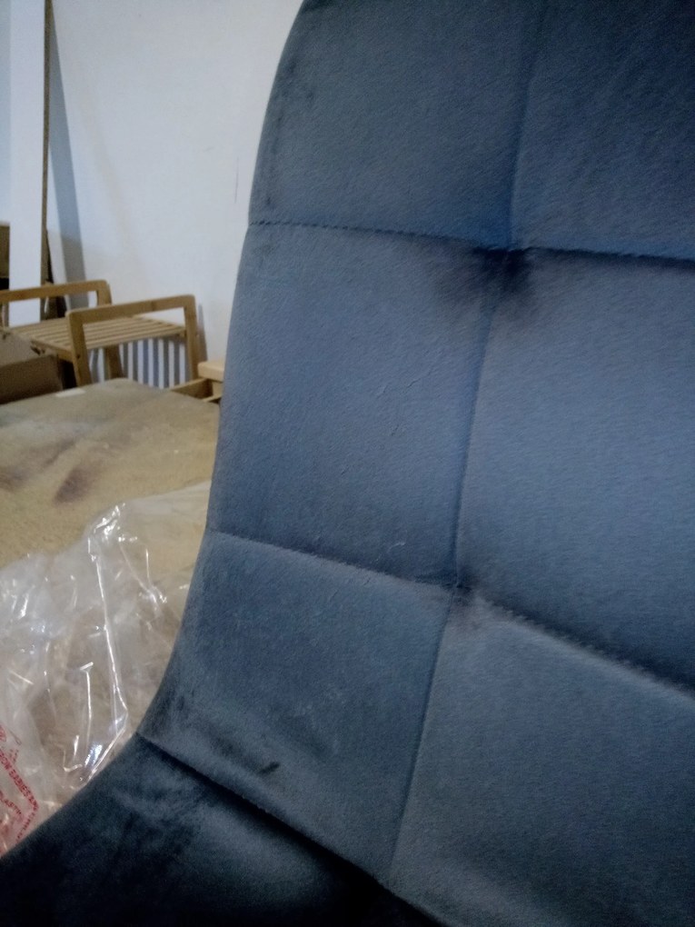 AKCIÓ Sötétszürke bársonyszék KARA fekete lábakkal II. osztály