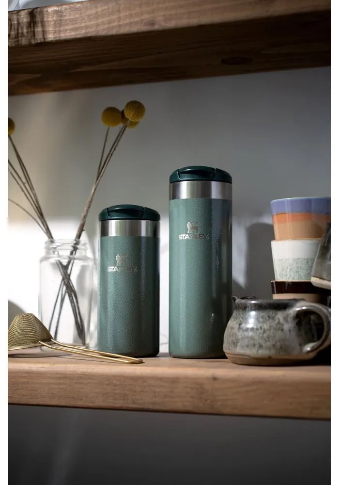 Zöld rozsdamentes acél termobögre 470 ml AeroLight™ Transit Hammer Tone Green – Stanley