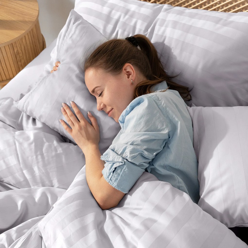 Goldea damaszt ágyneműhuzat - világosszürke csíkos 140 x 220 és 70 x 90 cm