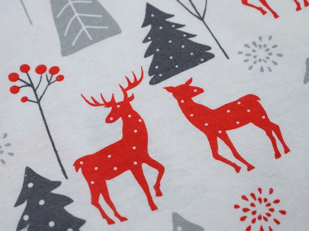 Flanel ágynemű RED DEERS AND TREES fehér Ágyneműhuzat mérete: 2 db 70 x 90 cm | 200 x 220 cm