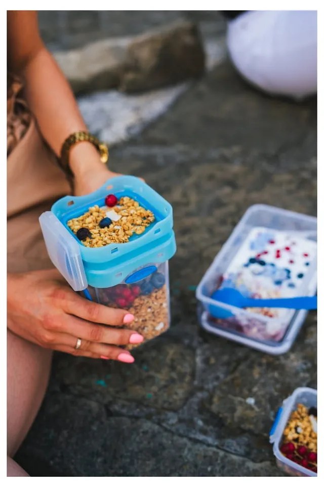 Kétrészes zöld ételes doboz evőeszközökkel, 650 ml + 230 ml - Vialli Design