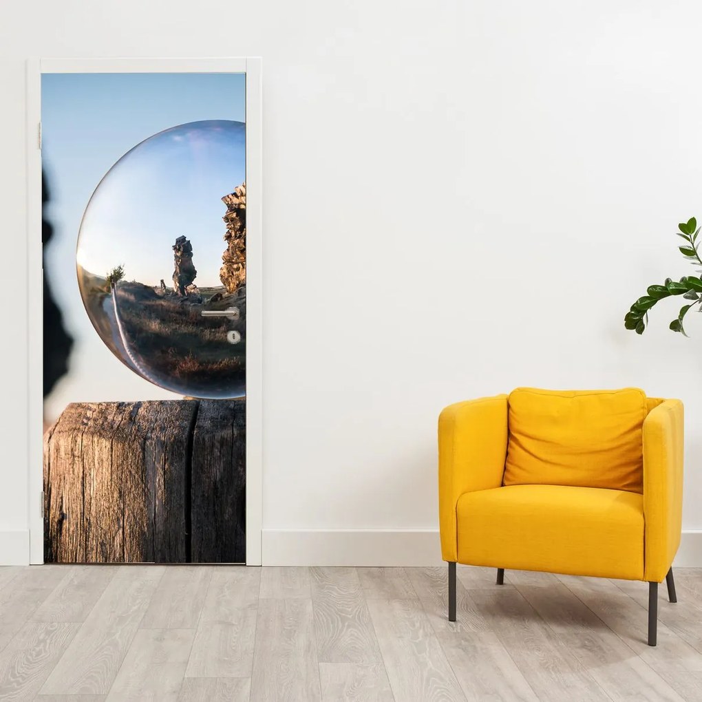 Fotótapéta ajtóra - Nagyító és tájkép (95x205cm)