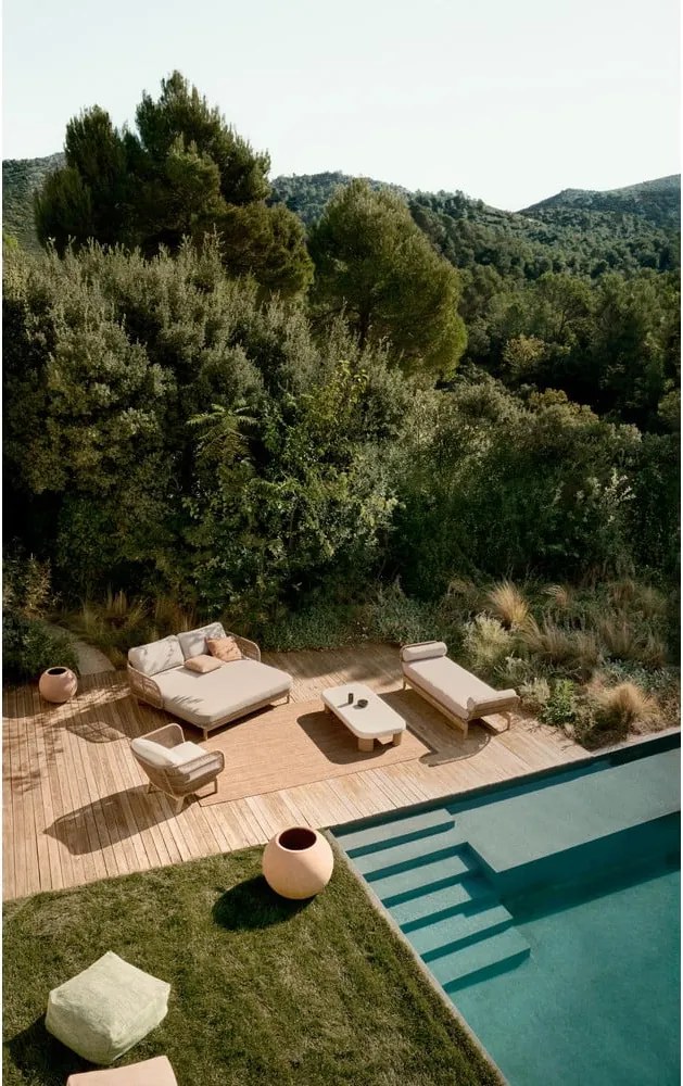 Krémszínű-natúr színű kétszemélyes tömörfa kerti napozóágy Catalina – Kave Home