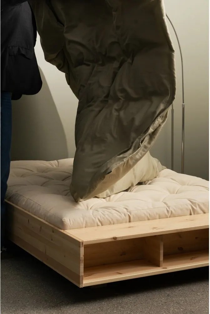 Natúr színű borovi fenyő franciaágy ágyráccsal 140x200 cm Merge – Karup Design