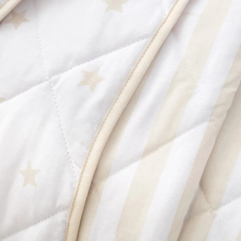 Fehér-bézs pamut steppelt gyerek ágytakaró 135x190 cm Mini Star & Stripes – Bianca