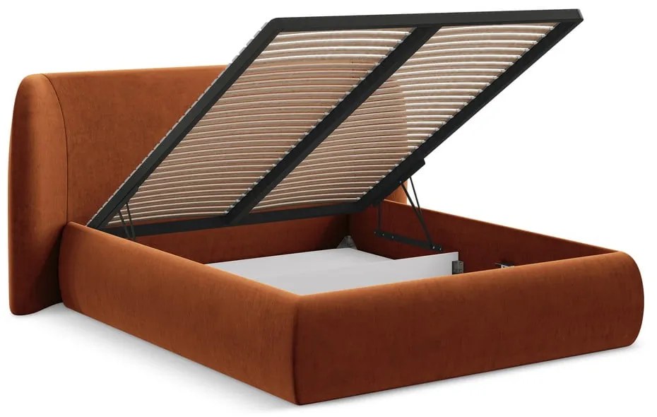 Terrakotta színű kárpitozott ágyneműtartós franciaágy ágyráccsal 140x200 cm Hauke – Makamii