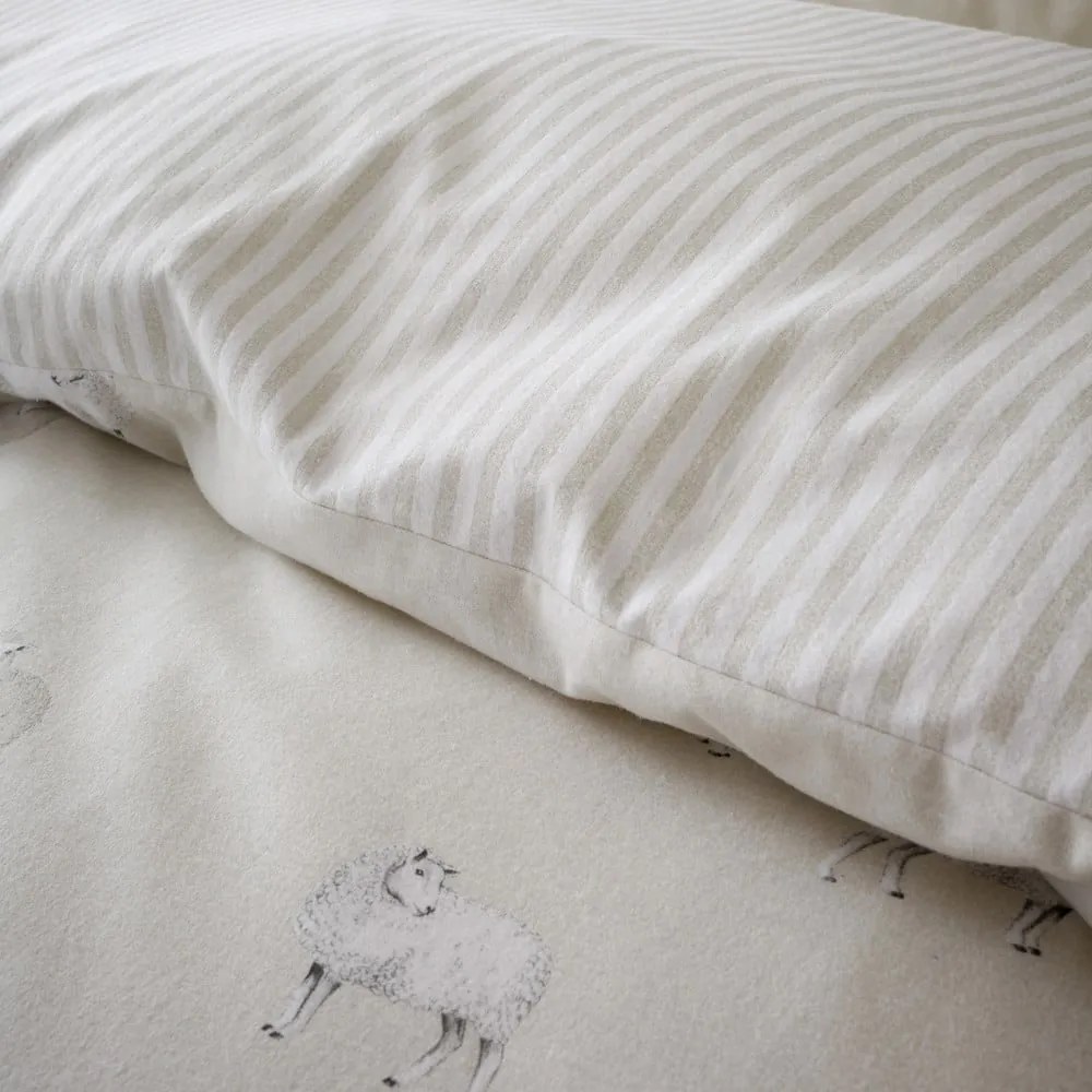 Bézs kétszemélyes flanel ágyneműhuzat 200x200 cm Sheep – Catherine Lansfield