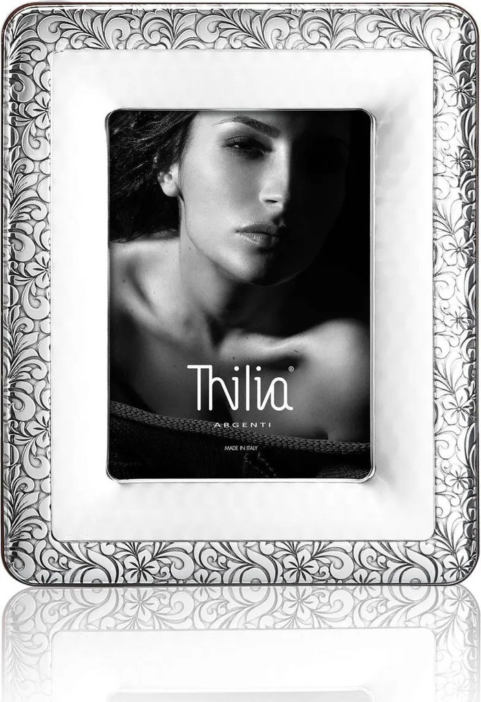 Keret gyönyörű díszítésekkel Méret: 13x18 cm