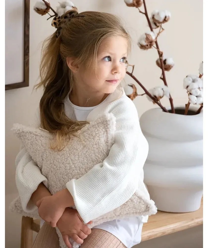 Krémszínű buklé párna gyerek kanapéhoz Star – Wigiwama