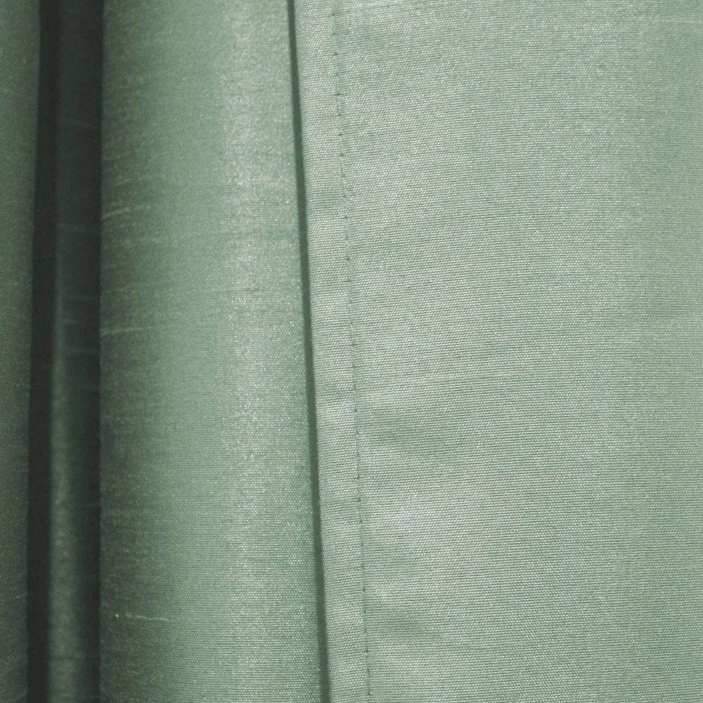Zöld szatén függöny 140x240 cm Shana – douceur d'intérieur