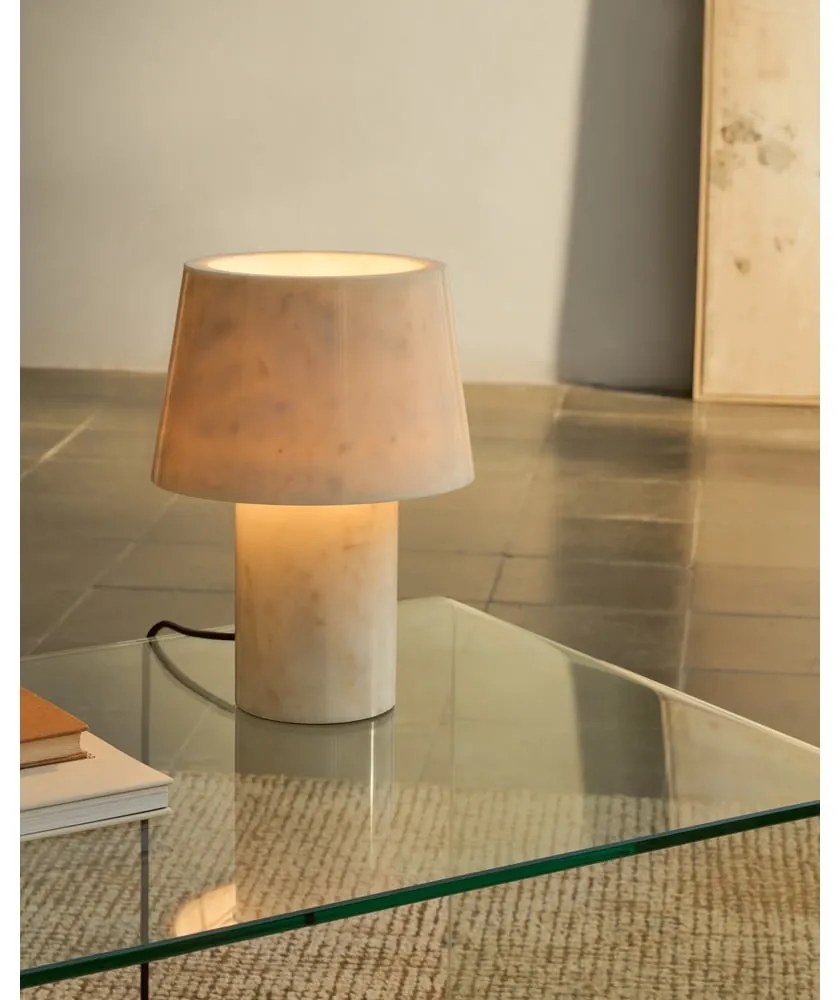 Elefántcsont színű márvány asztali lámpa márvány búrával (magasság 27 cm) Alaro – Kave Home