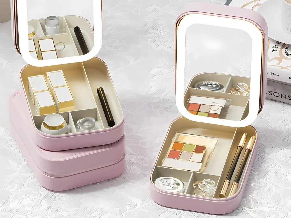 Utazó kozmetikai rendszerező beépített LED tükörrel és USB töltővel VERK - zöld