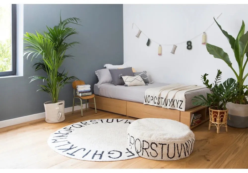 Krémszínű gyerek babzsákfotel ABC – Lorena Canals