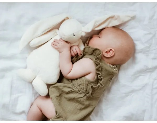 Moonie - Snuggle buddy dallammal és világítással nyuszi 2.0 organic polar