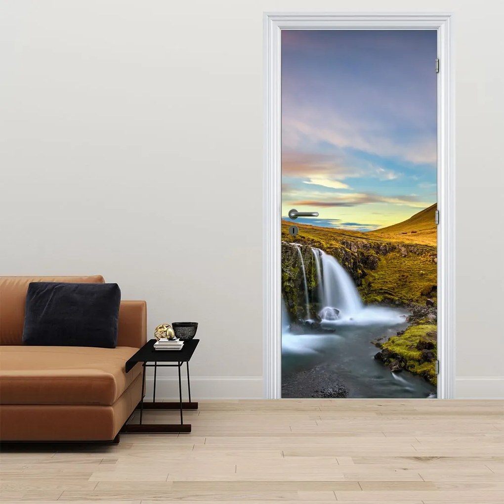 Fotótapéta ajtóra - Hegyek és vízesések Izlandon (95x205cm)