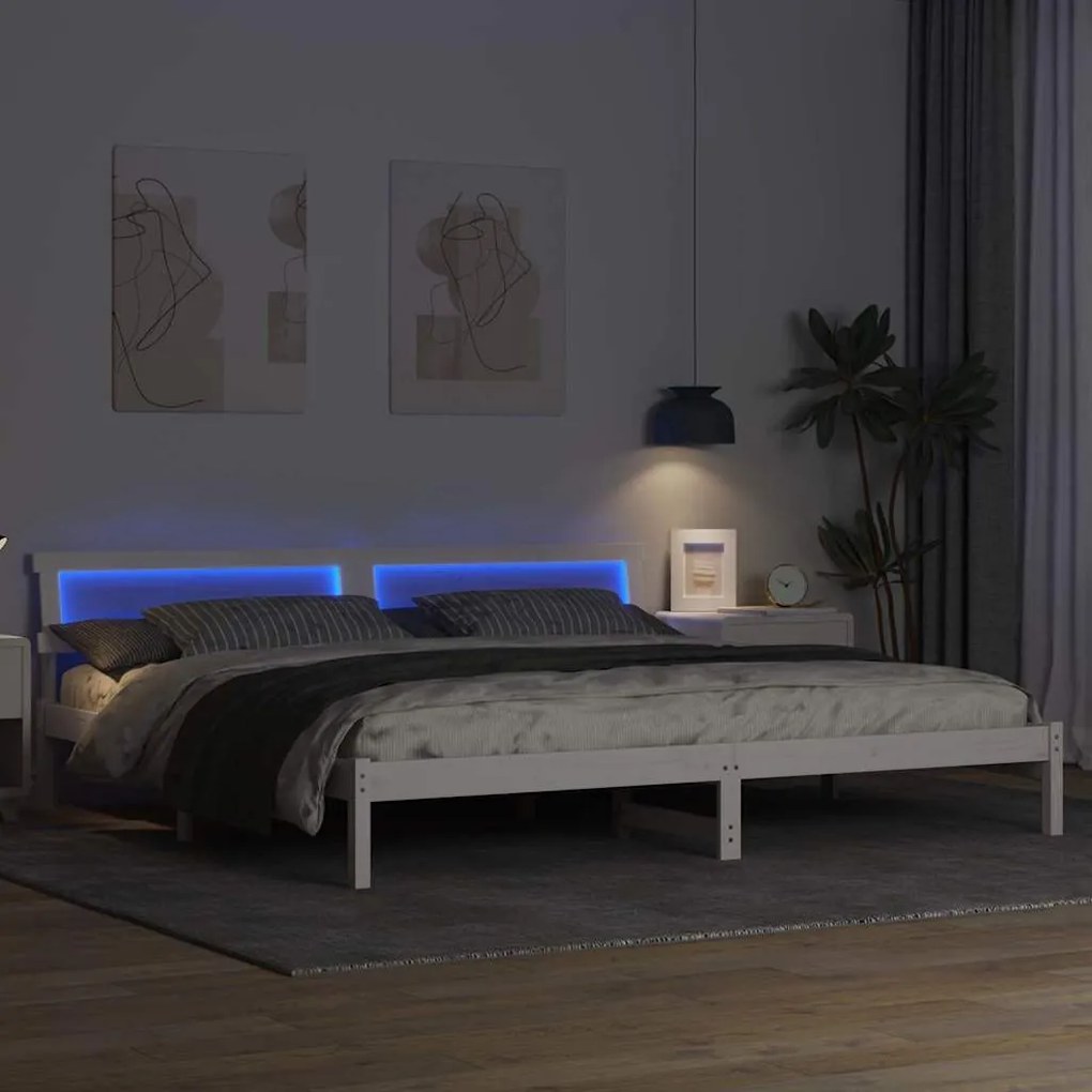 Ágykeret LED -es lámpákkal Fehér 200 x 200 cm Tömör fenyőfa