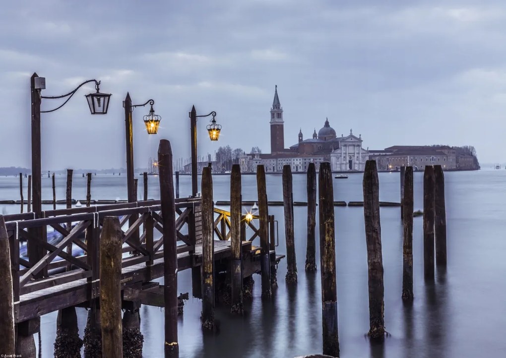 Poszter 42x29,7cm Vízpart a velencei lagúnánál, Assaf Frank