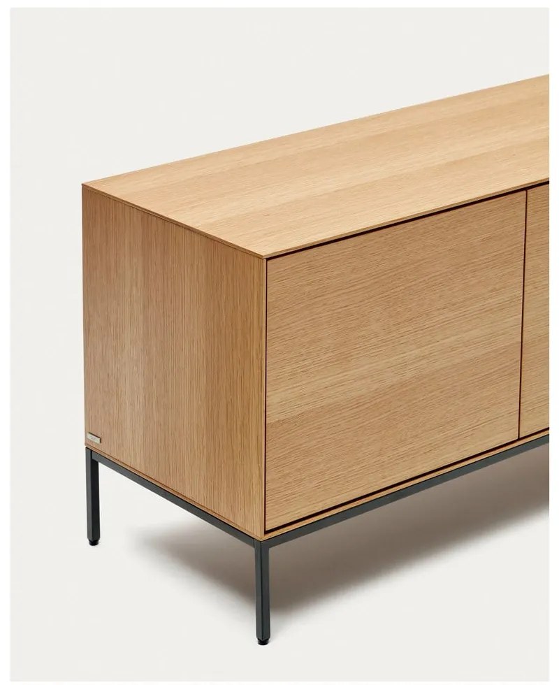 Natúr színű TV-állvány tölgyfa dekorral 195x55 cm Vedrana – Kave Home