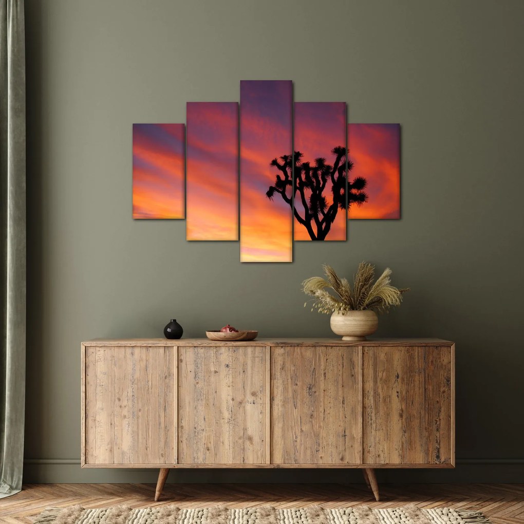 Vászonkép - Naplemente egy fa sziluettje felett (150x105 cm)