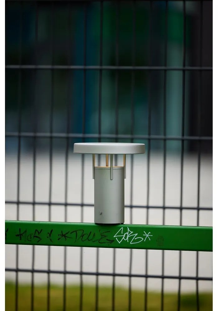 Világosszürke LED dimmelhető asztali lámpa (magasság 20 cm) BringMe – Hübsch