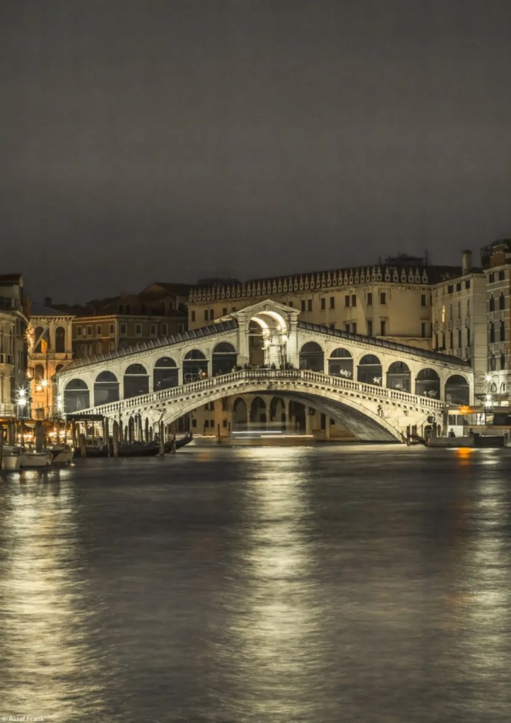 Poszter 21x29,7cm Nagy csatorna és Rialto híd éjszaka, Assaf Frank
