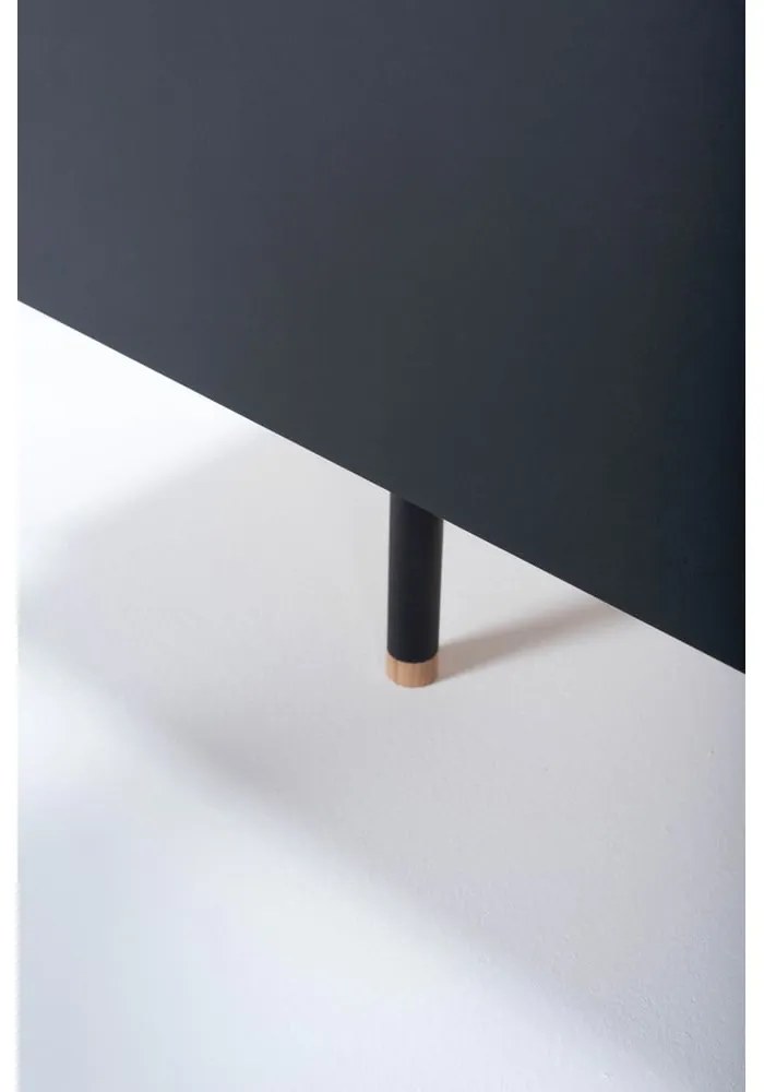 Fekete-natúr színű tölgyfa alacsony komód 176x100 cm Fina – Gazzda